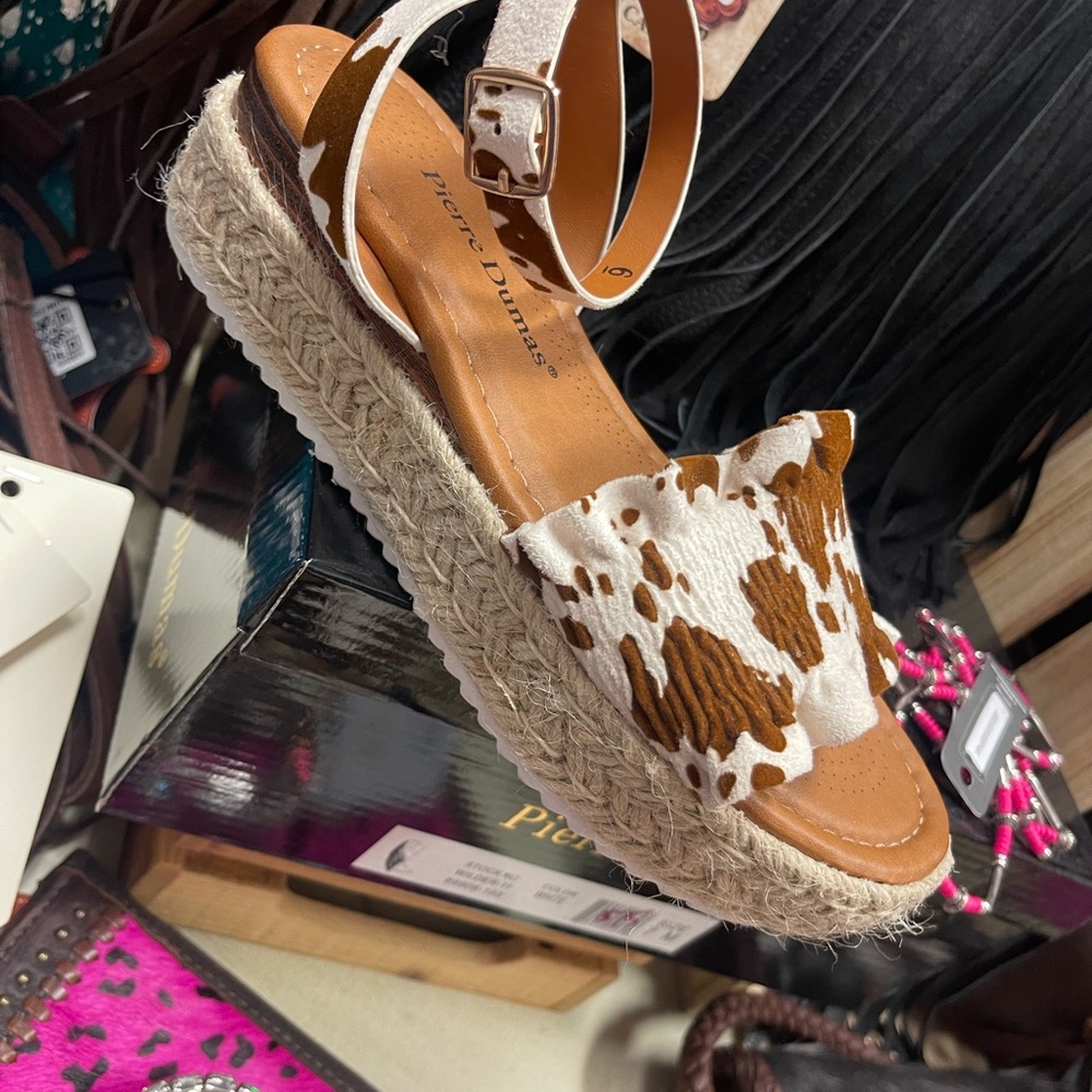 Cow print sandals super cute